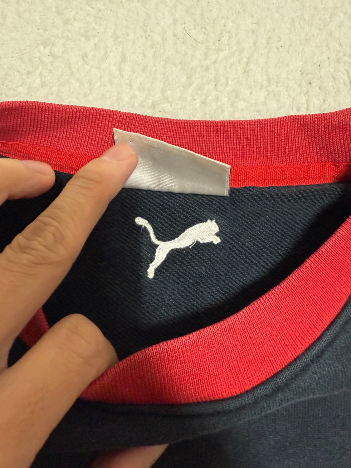 푸마 블랙/레드 스웨트셔츠 상품이미지4