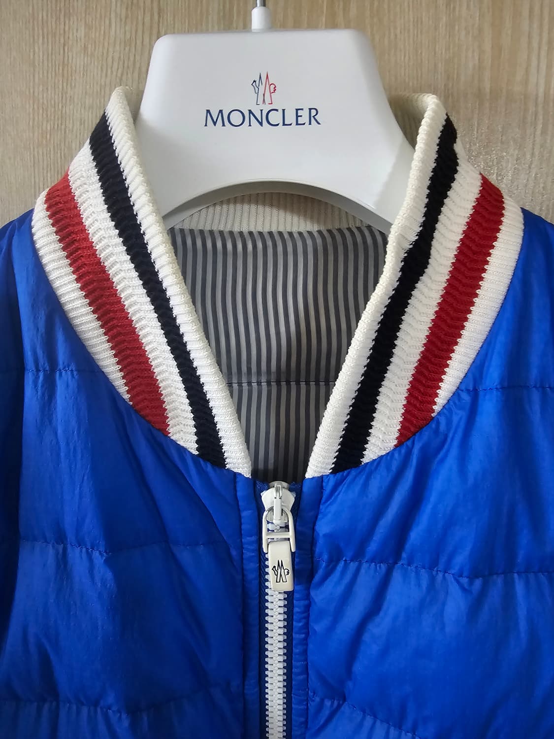 몽클레어 감마블루 사선 봄버 패딩(2/100/오케이몰정품) 상품이미지3