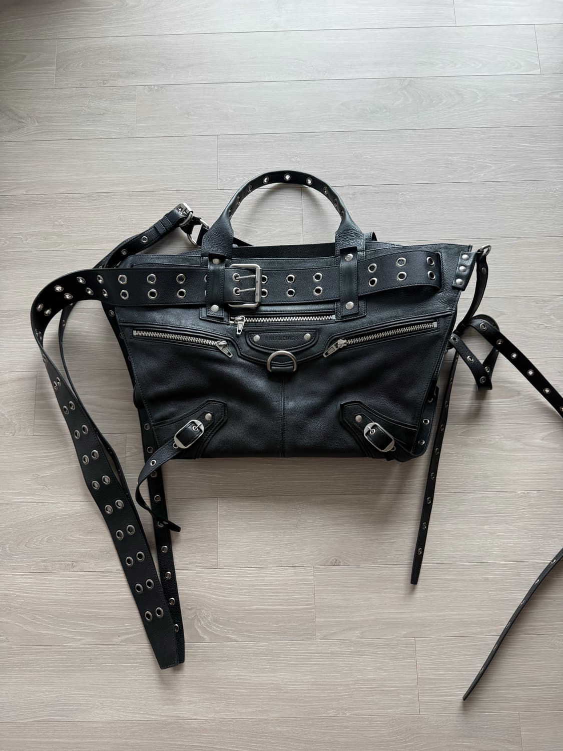 발렌시아가 emo백 라지 상품이미지1