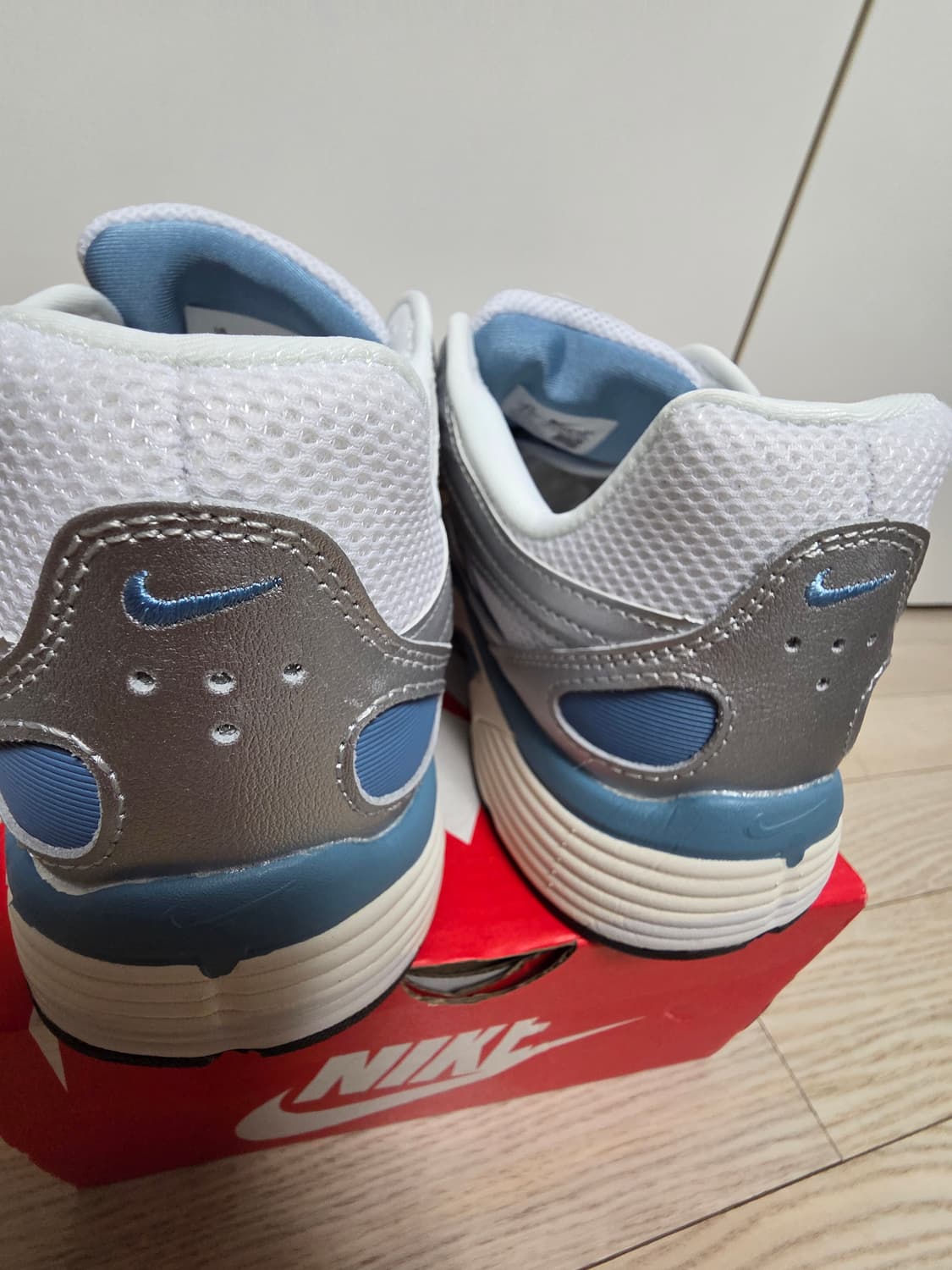 나이키 P6000 스니커즈 실버스카이 275 상품이미지3