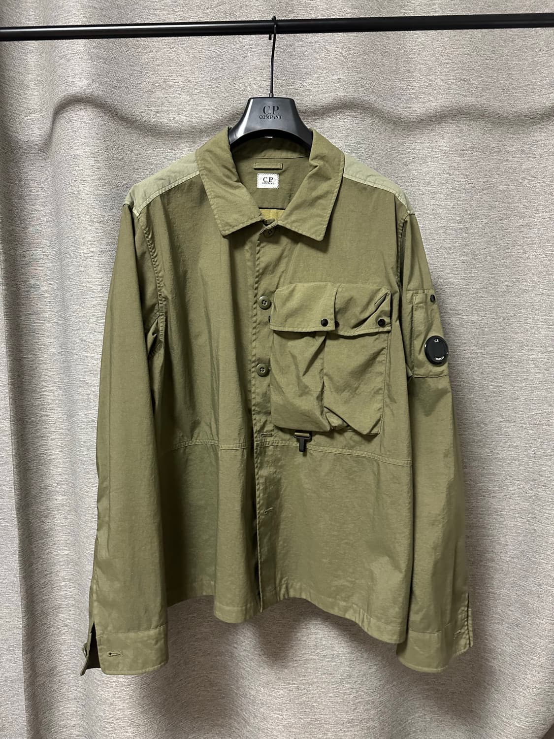 CP컴퍼니 오버셔츠 탄창 가먼츠다잉 올리브 (110) 상품이미지1