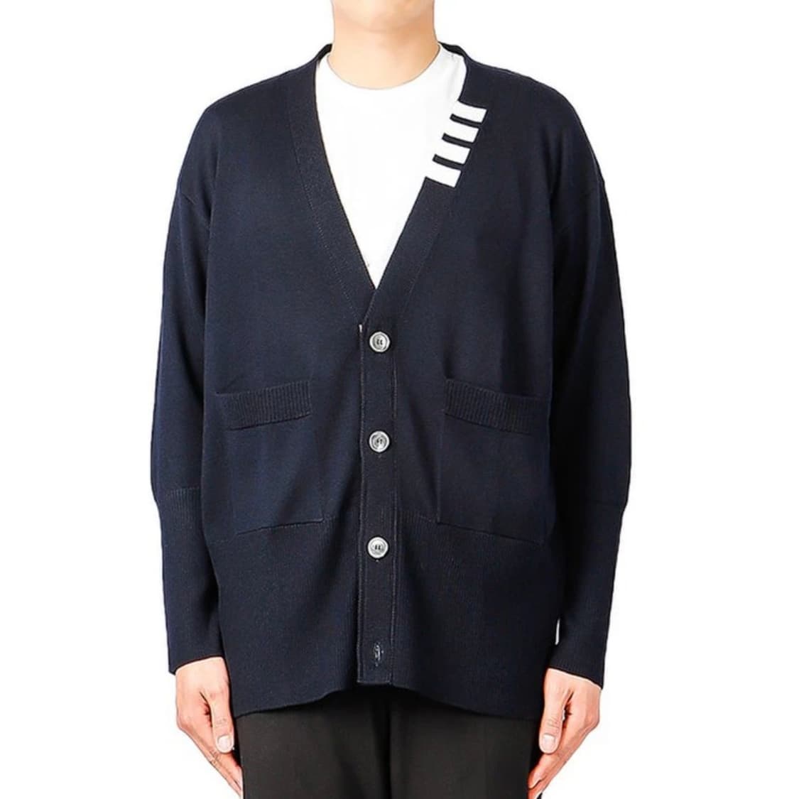 [S+급/00] 톰브라운 사선 브이넥 오버핏 가디건 네이비 상품이미지8