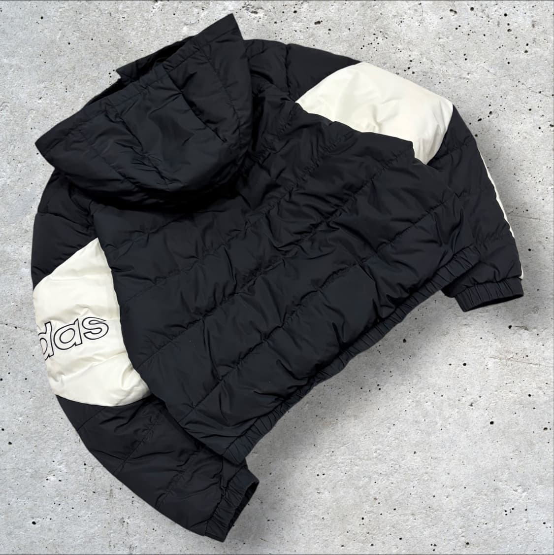 [L] 아디다스 다운 후드 패딩 블랙/화이트 삼선 B832 상품이미지2