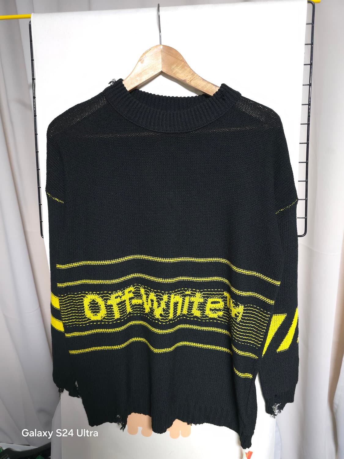 오프화이트 블랙 그런지 니트 XS ✨️정품 새상품✨️
 상품이미지1