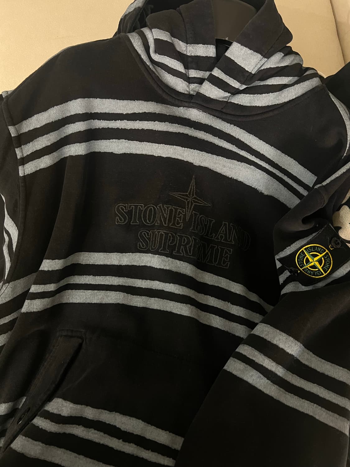 슈프림 x 스톤 아일랜드 워프 스트라이프 후드 스웨트셔츠 상품이미지4
