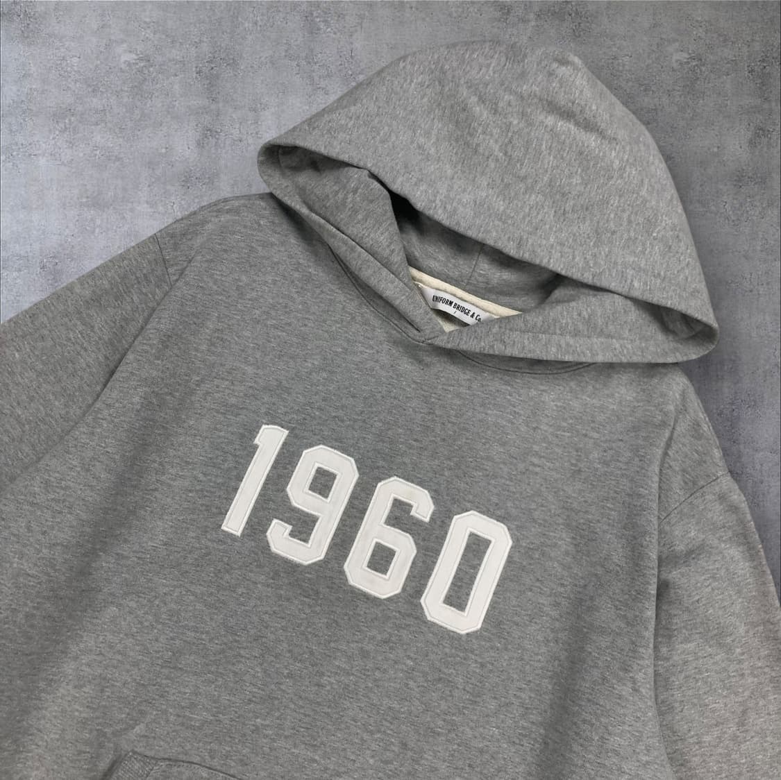 유니폼 브릿지 그레이 컬러 1960로고 후드티 상품이미지2