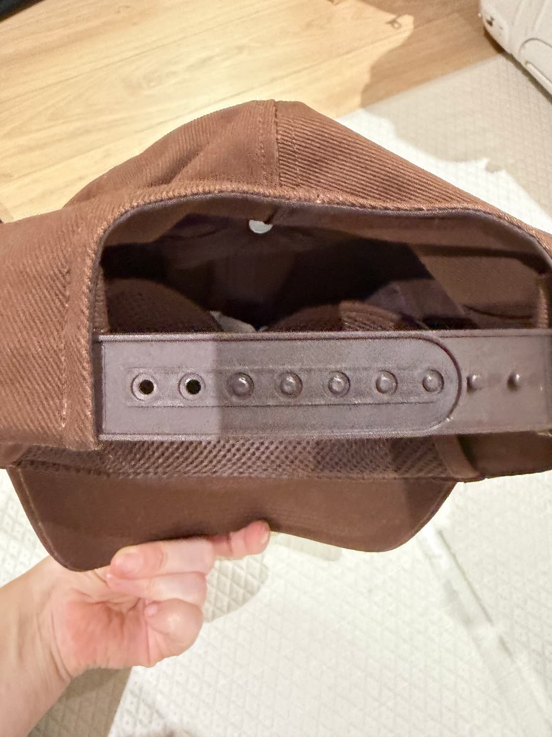 파라볼로이드 브라운 캡 미착용 상품이미지3