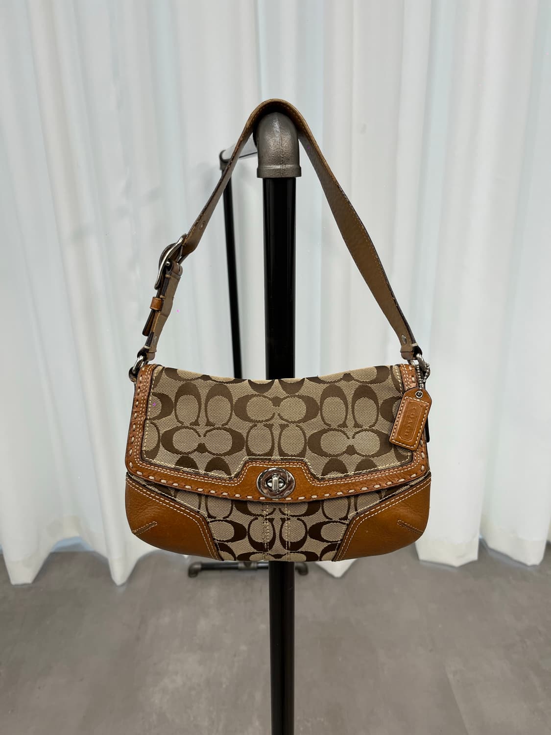 Orange Brown Coach Shoulder Bag 상품이미지1