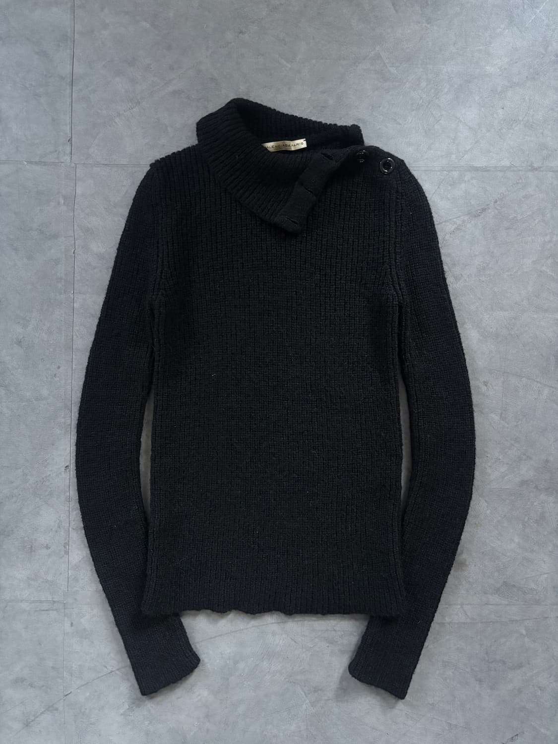 BALENCIAGA 발렌시아가 모헤어 버튼 터틀넥 니트 상품이미지5