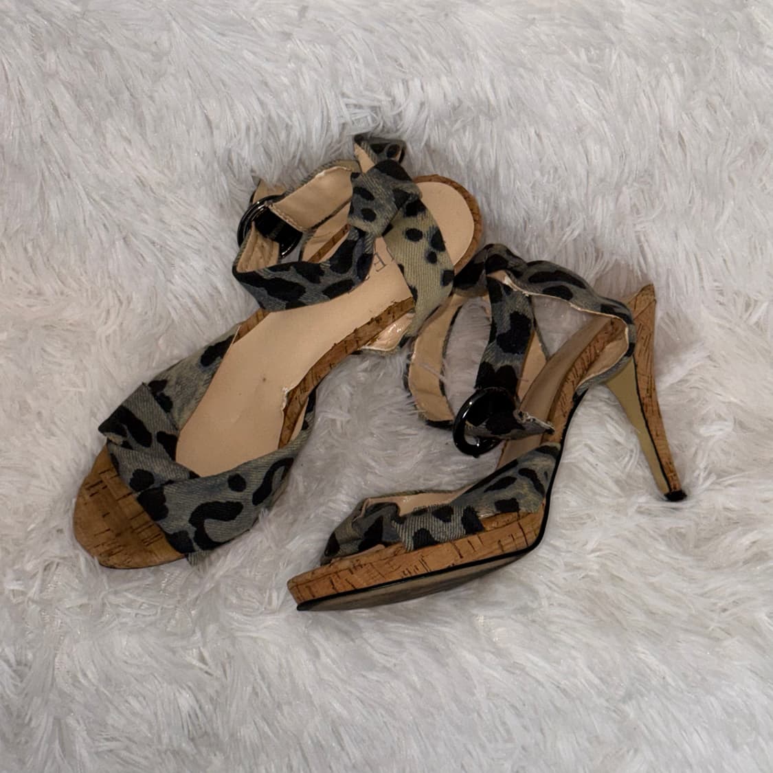 235 Guess 게스 레오파드 패턴 샌들힐 상품이미지1