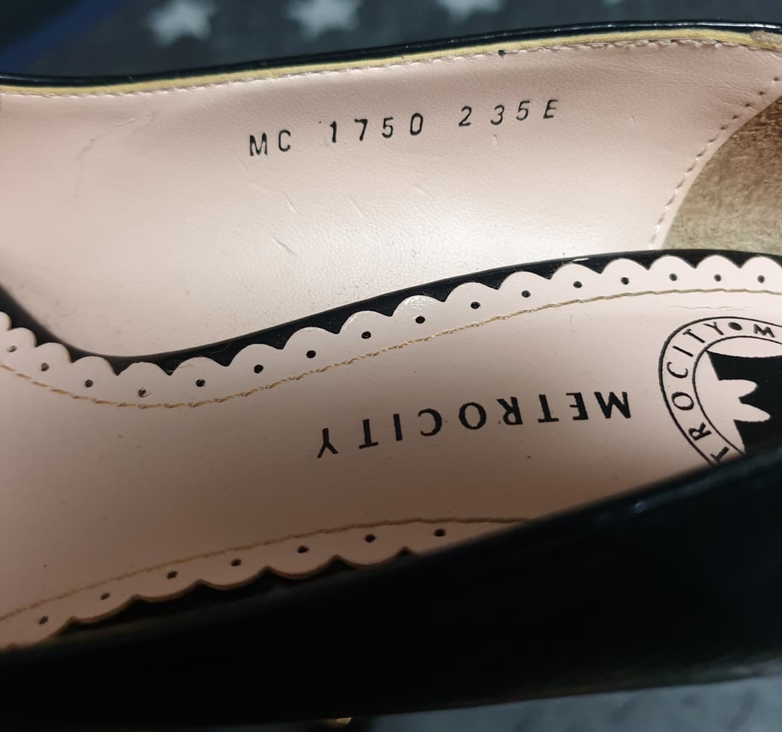 메트로시티 금장체인 하이힐 블랙 (235 D) 굽8cm 상품이미지5