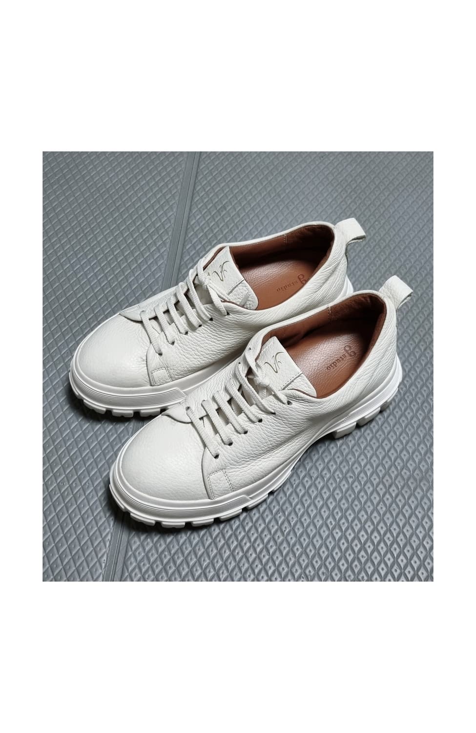 지스튜디오 디어스킨 스니커즈 상품이미지1