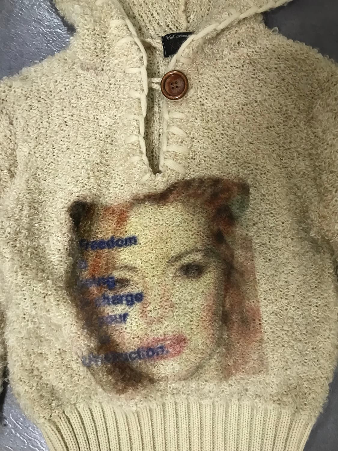 Bouclé Hood Knit with Face Graphic 상품이미지3