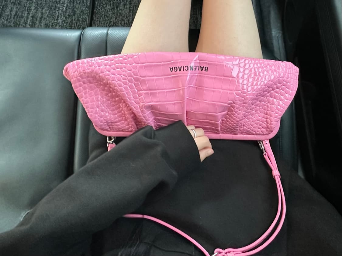 BALENCIAGA 크로커 클라우드 클러치백 상품이미지1