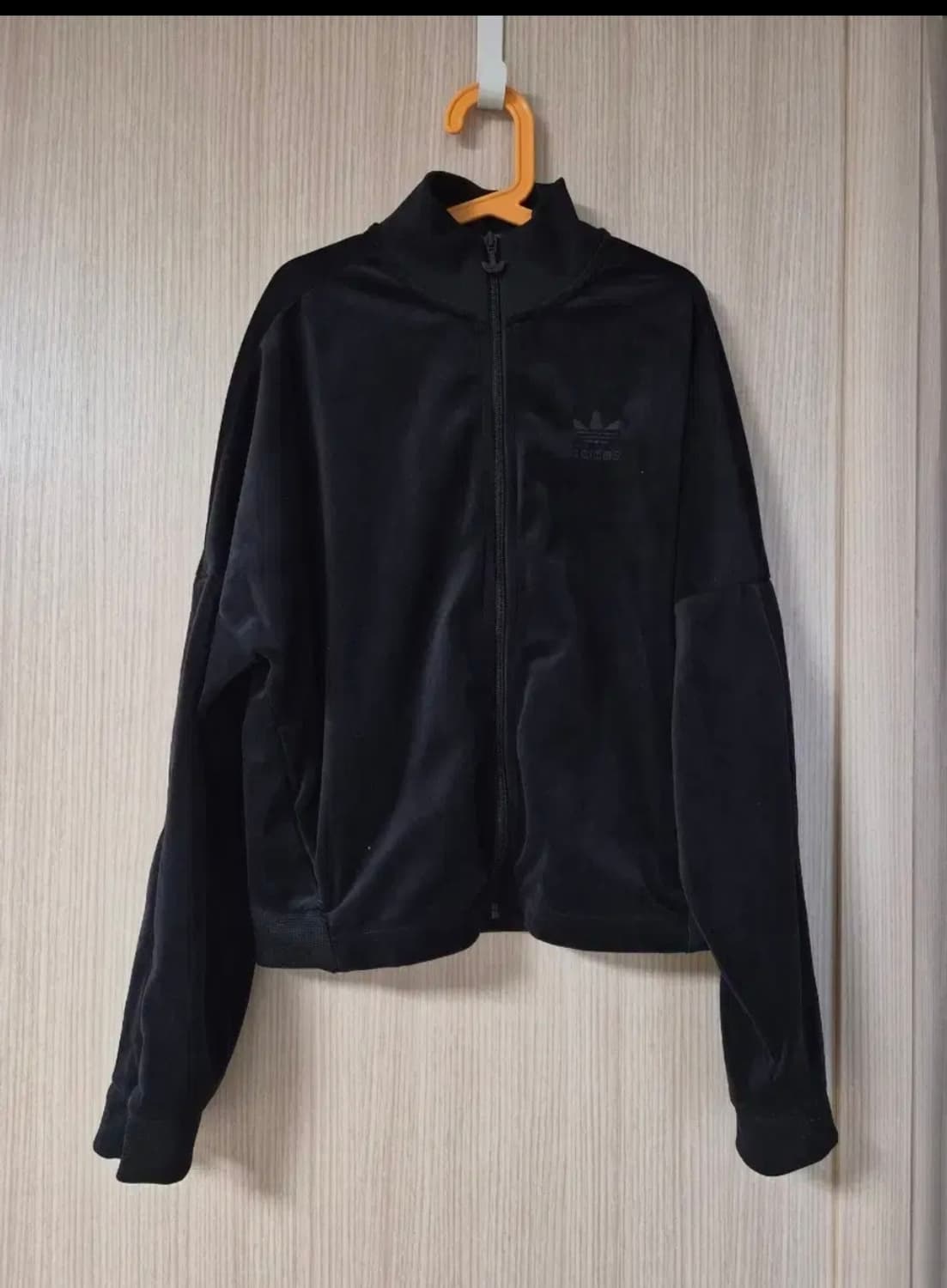 아디다스 벨벳 트랙탑 상품이미지1