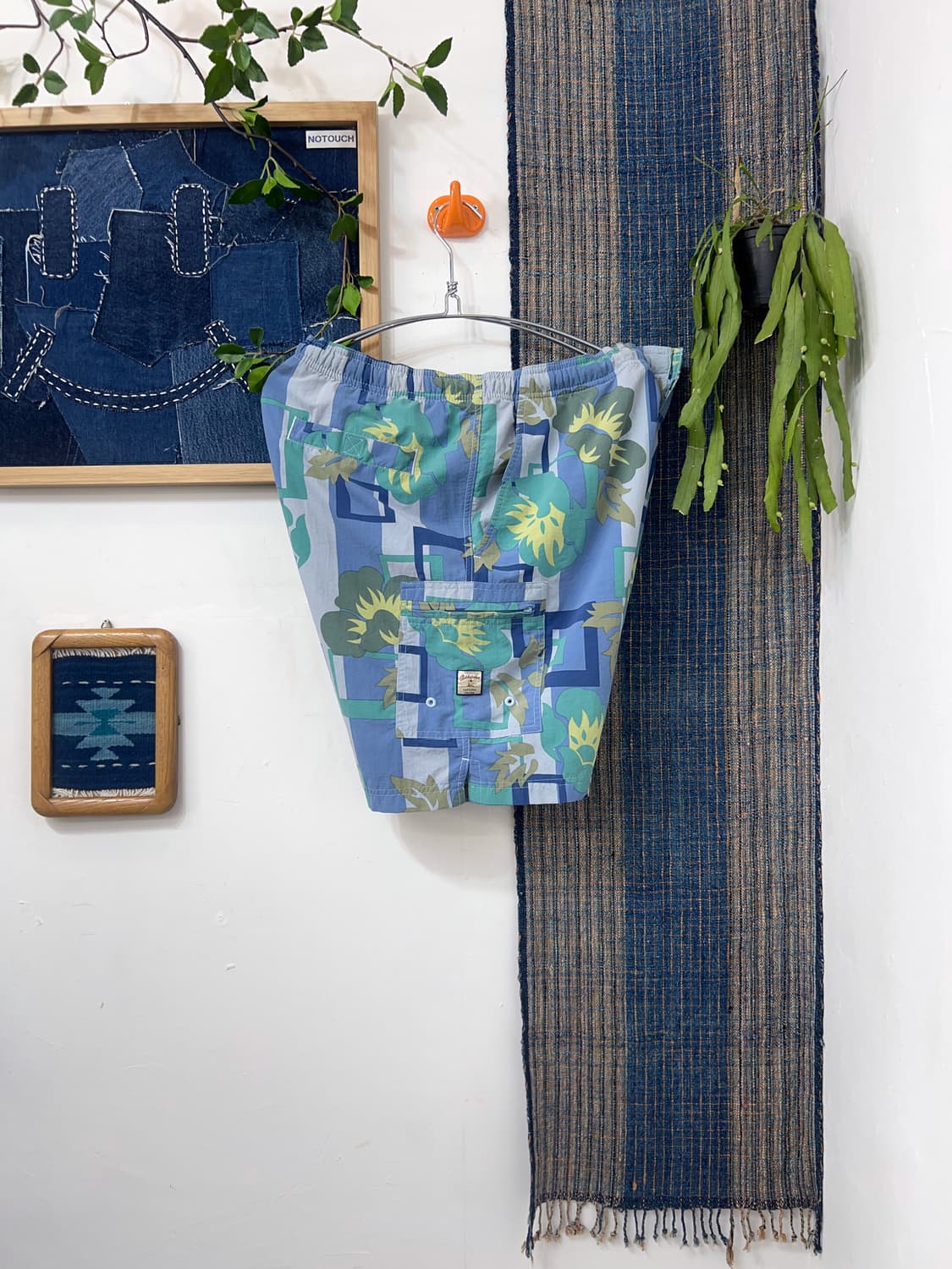 TOMMY BAHAMA Nylon Floral Board Shorts  상품이미지8