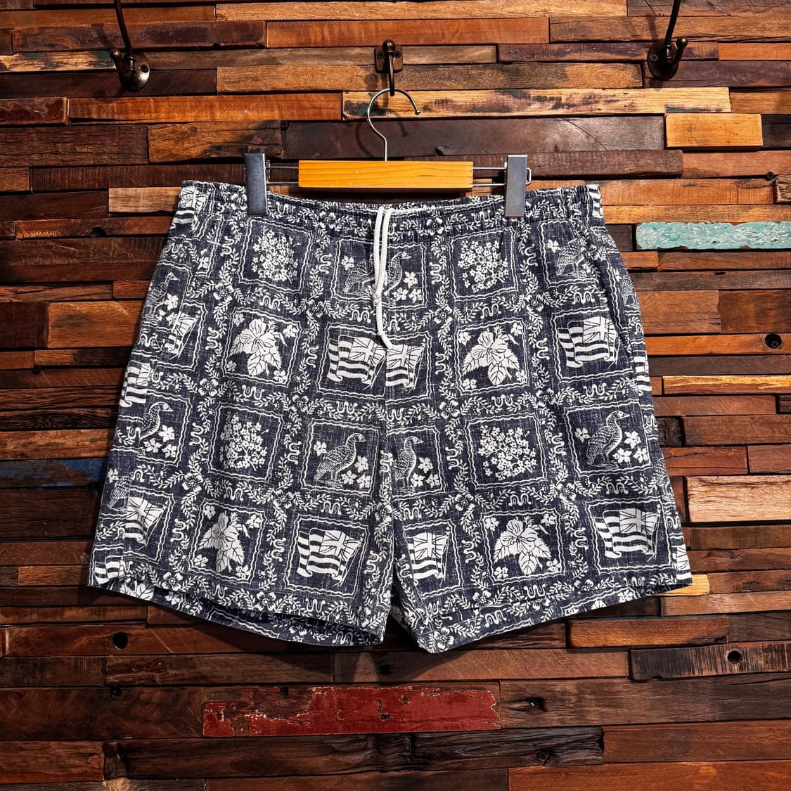 Reyn Spooner Patterned Beach Shorts  상품이미지1