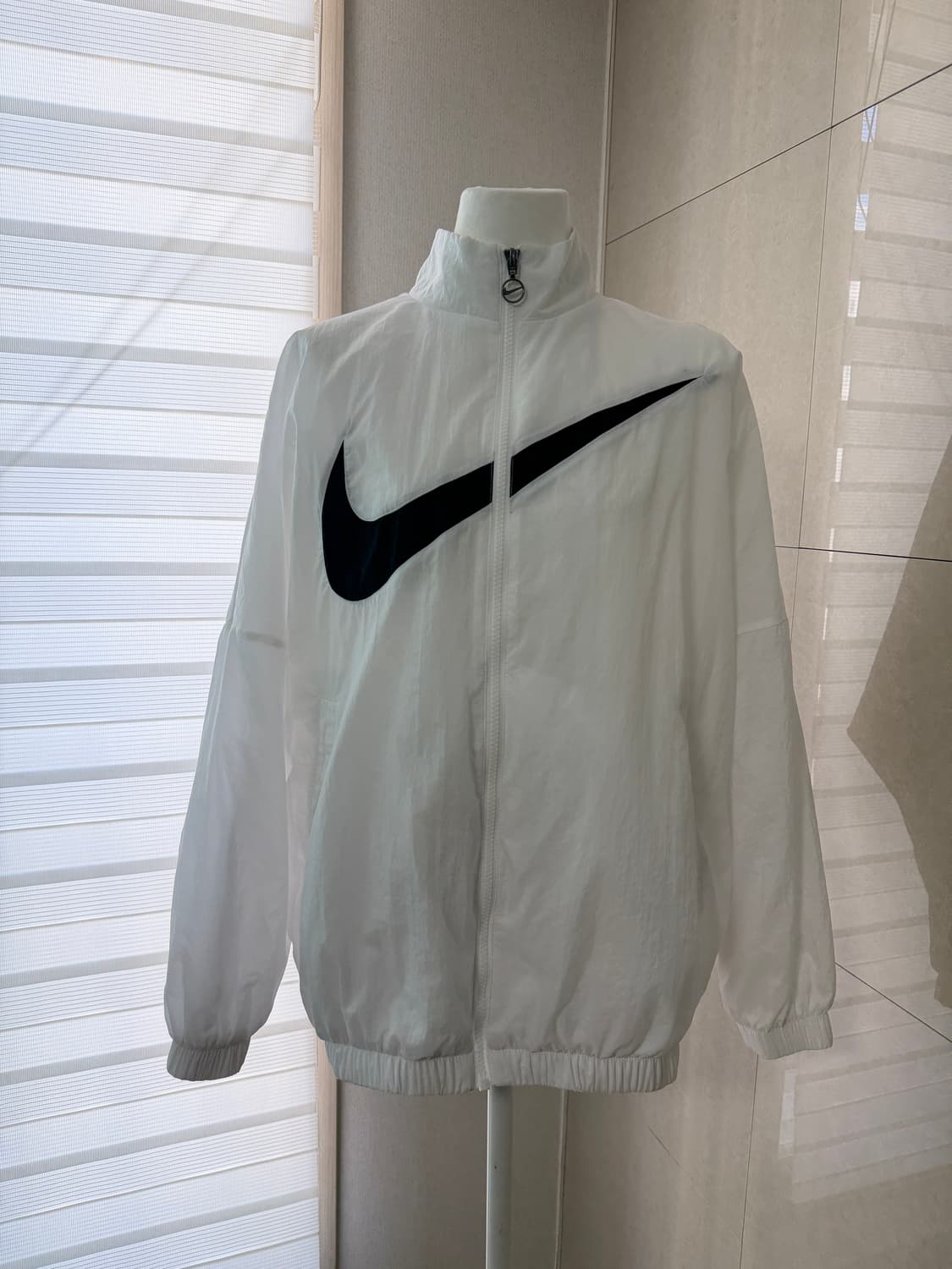 나이키 화이트 바람막이 점퍼 M 상품이미지1
