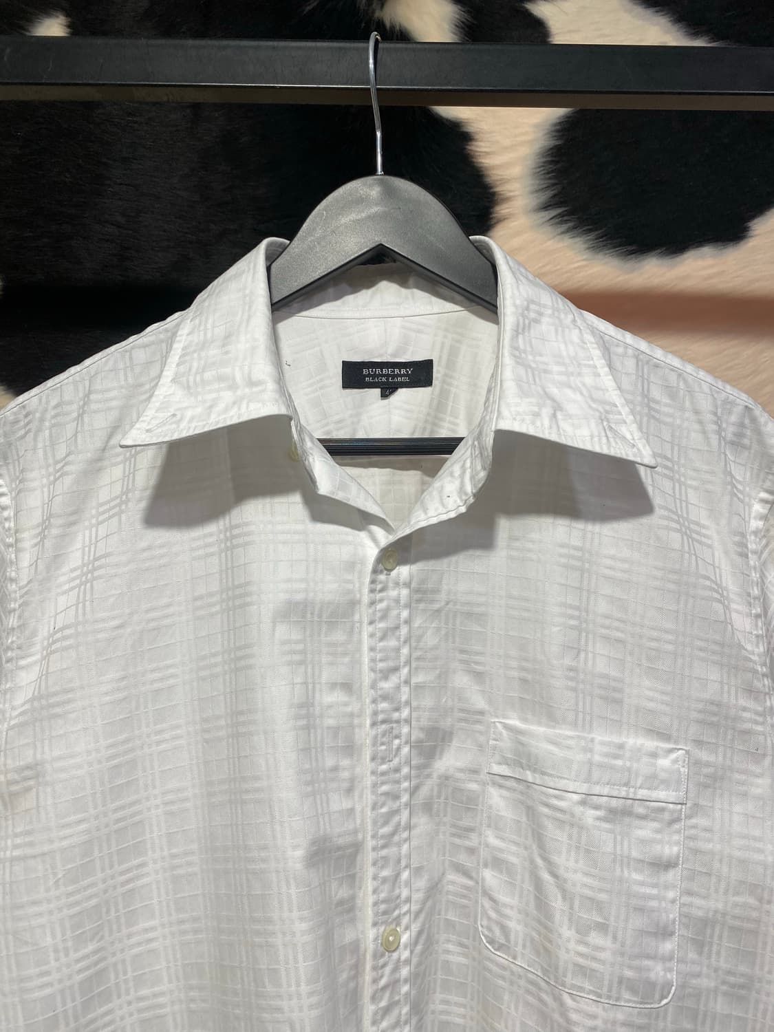 Burberry 화이트 포켓 반팔 셔츠 상품이미지2