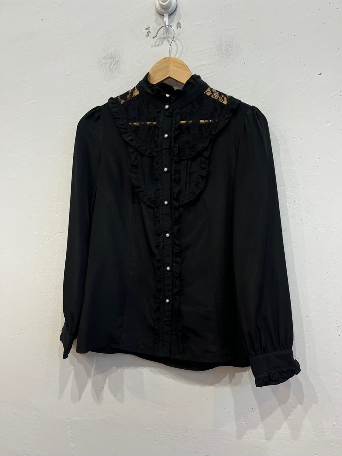 액시즈팜 프릴 블라우스  상품이미지1