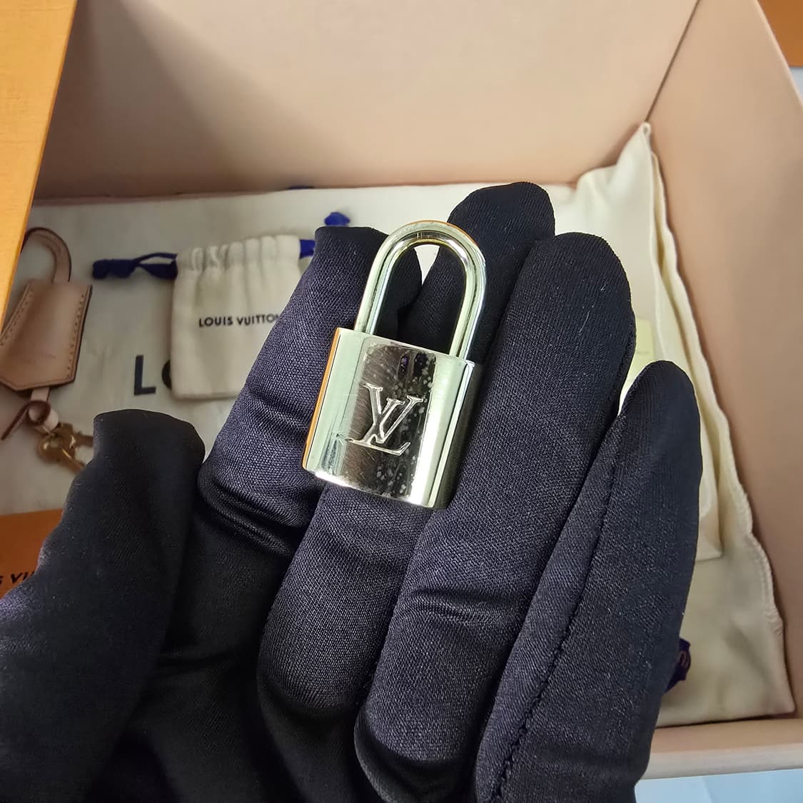 루이비통 알마 BB 상품이미지10