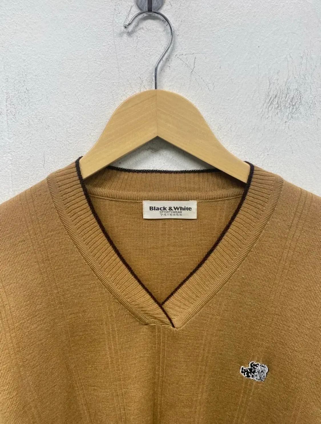 블랙앤화이트 얇은 브이넥 니트 S 상품이미지5