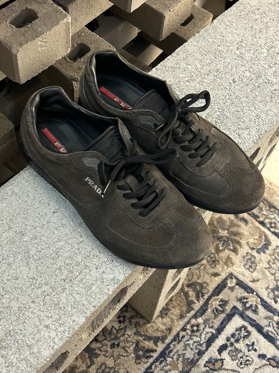 프라다 스포츠 브라운 스웨이드 스니커즈 상품이미지1