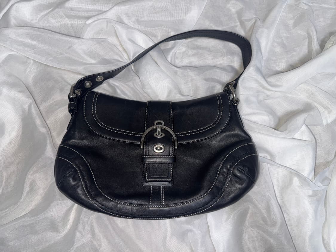 코치 소호 블랙 버클 숄더백 상품이미지2