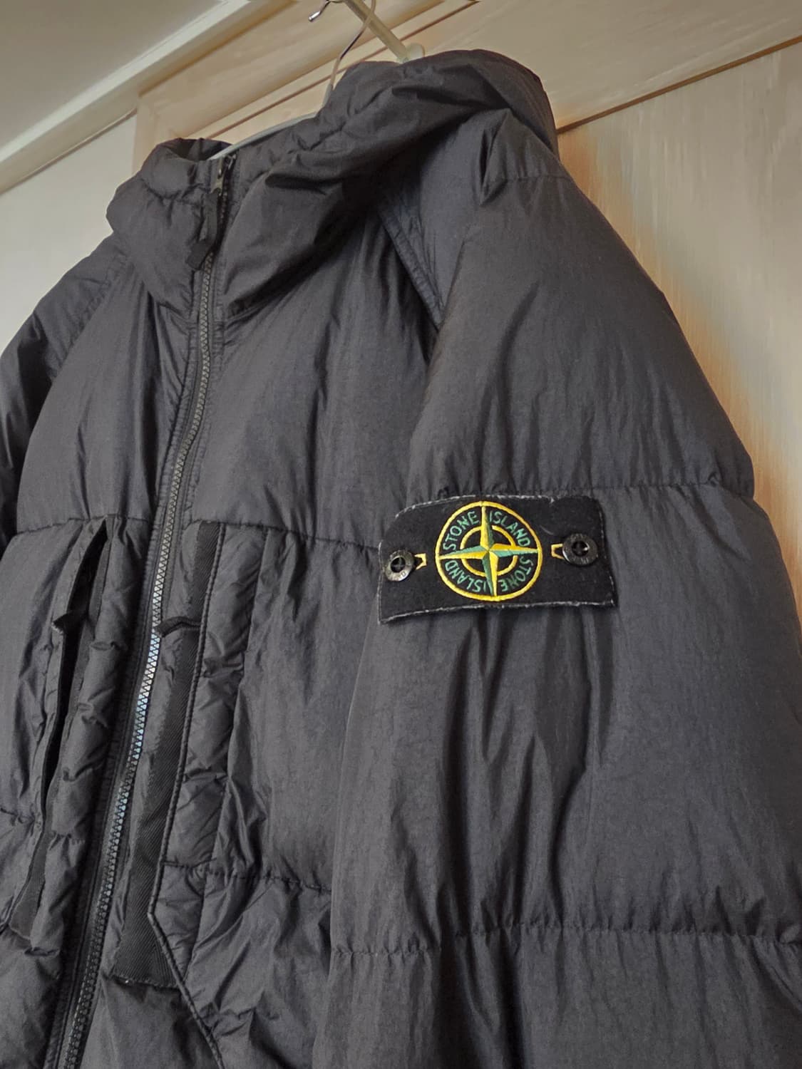 [23FW] 스톤아일랜드 크링클랩스 숏 다운 패딩 L 사이즈 상품이미지2
