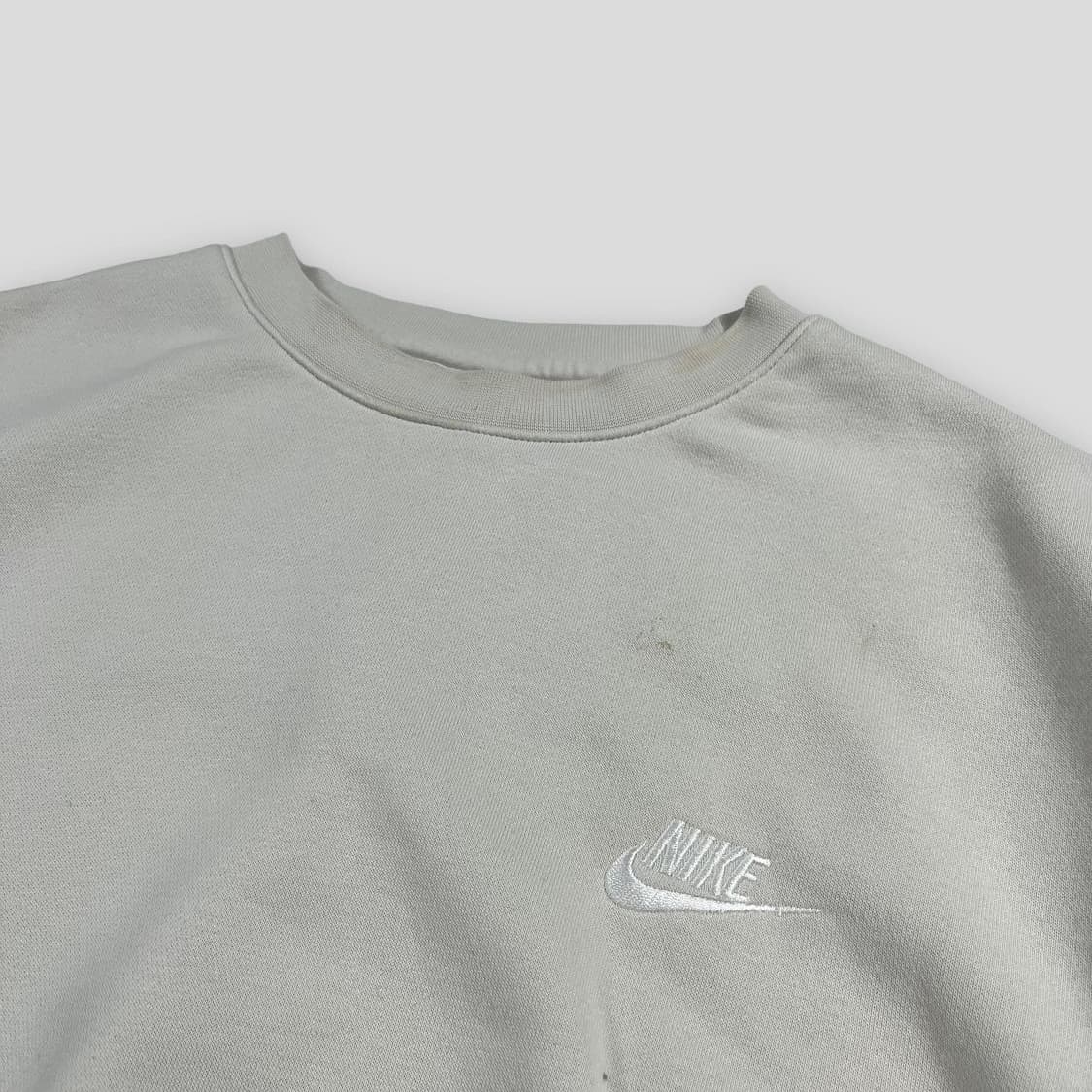 나이키 크림 스우시로고 크롭 맨투맨 상품이미지2