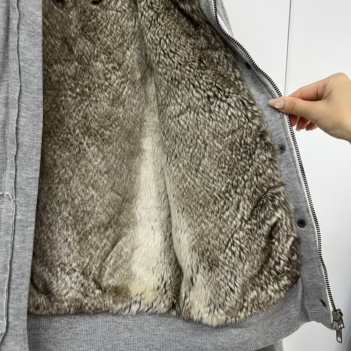 아베크롬비 디스트로이드 울프죠 자수로고 그레이 후드집업 상품이미지5