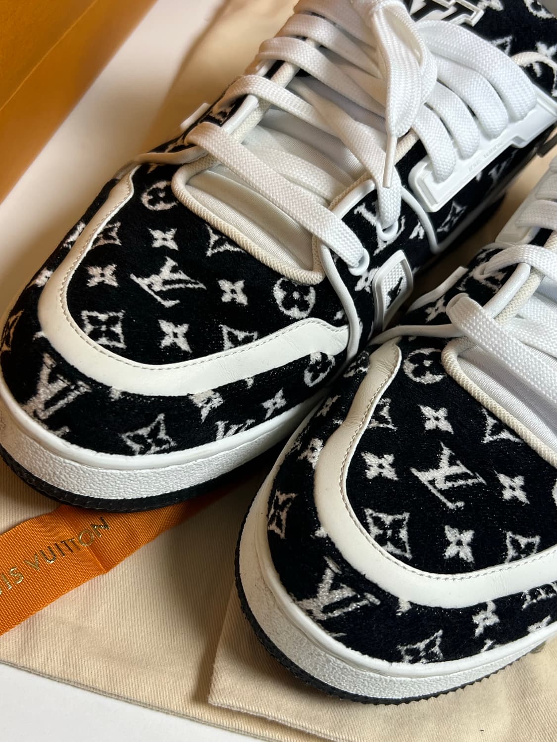 [정품] 270 전후 / 루이비통 벨벳 트레이너 스니커즈 8.5 size 상품이미지3