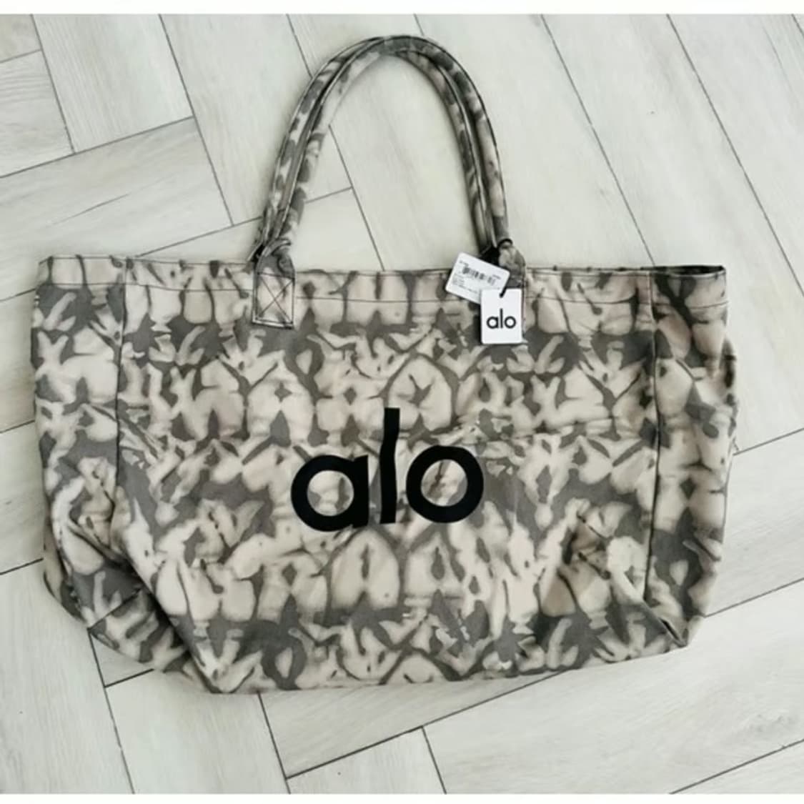 [새제품]Alo yoga tote bag 에코백 상품이미지1