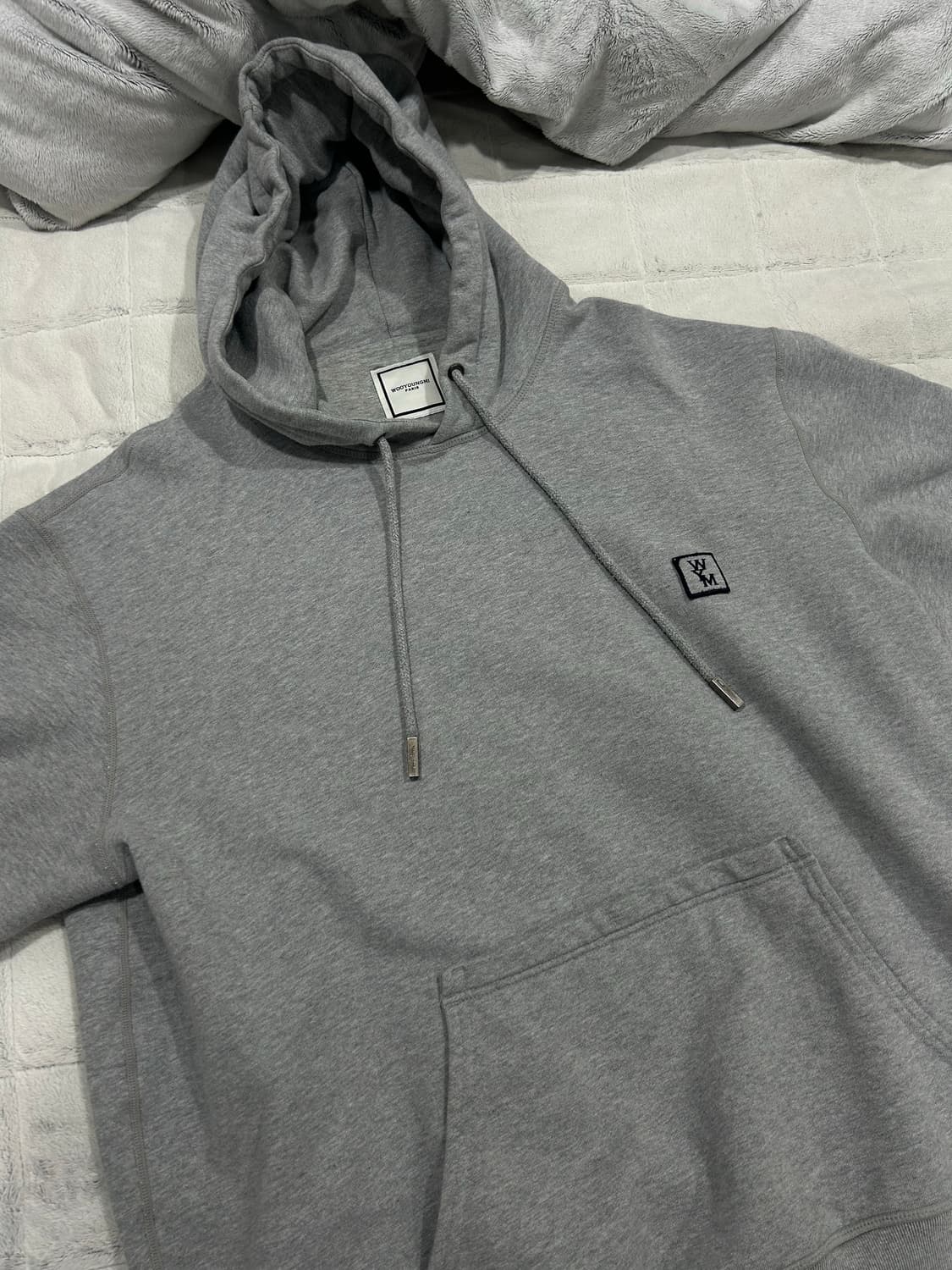 우영미 코튼 블랙 백로고 후드 그레이 - 22FW 상품이미지1