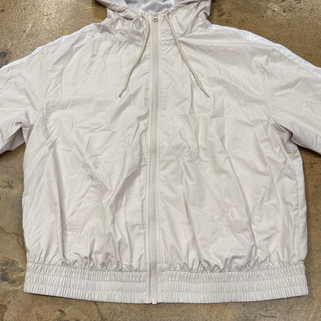 나이키 아이보리 베이지 바람막이  상품이미지3