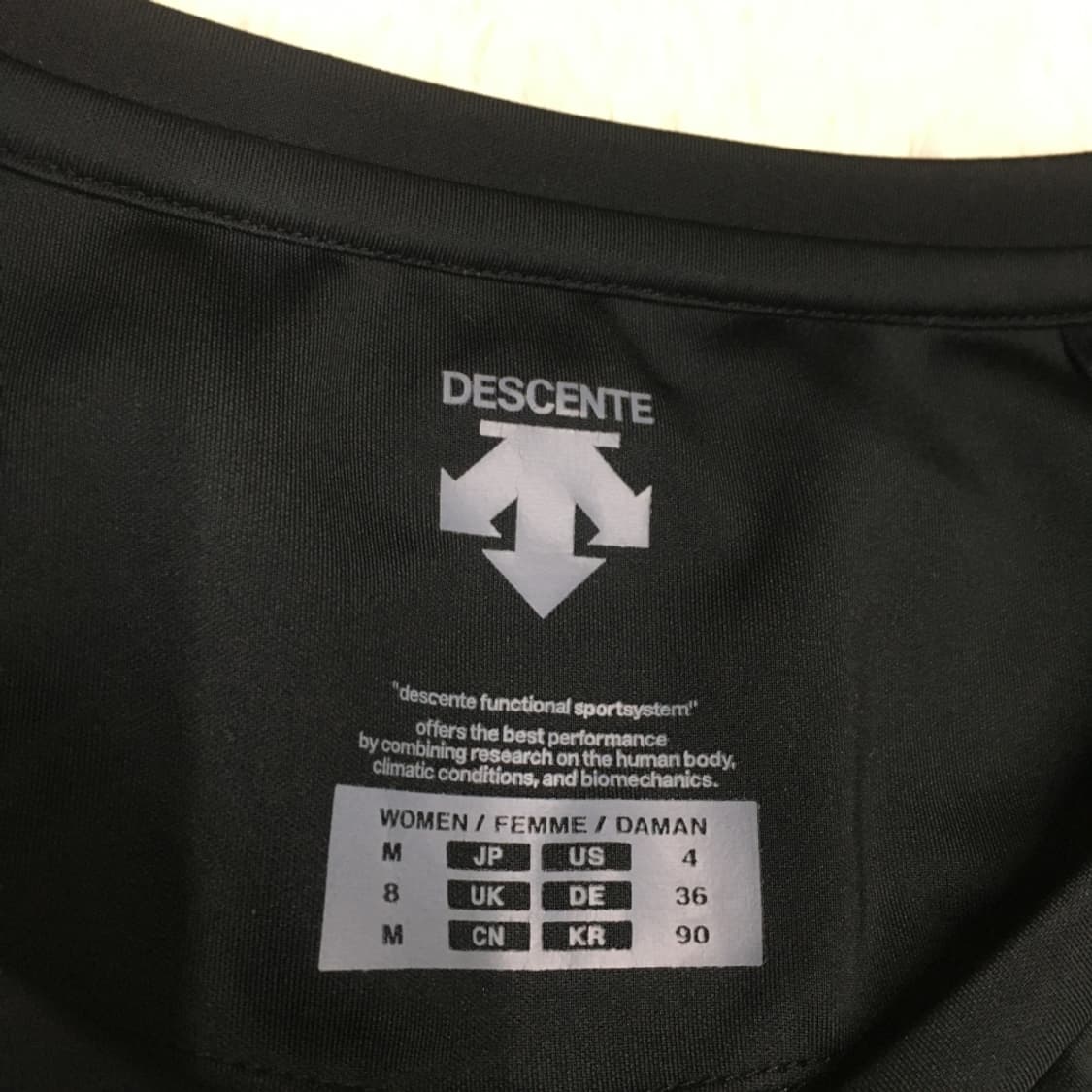 데상트 여성 기능성티 만원샵 DD02 상품이미지2