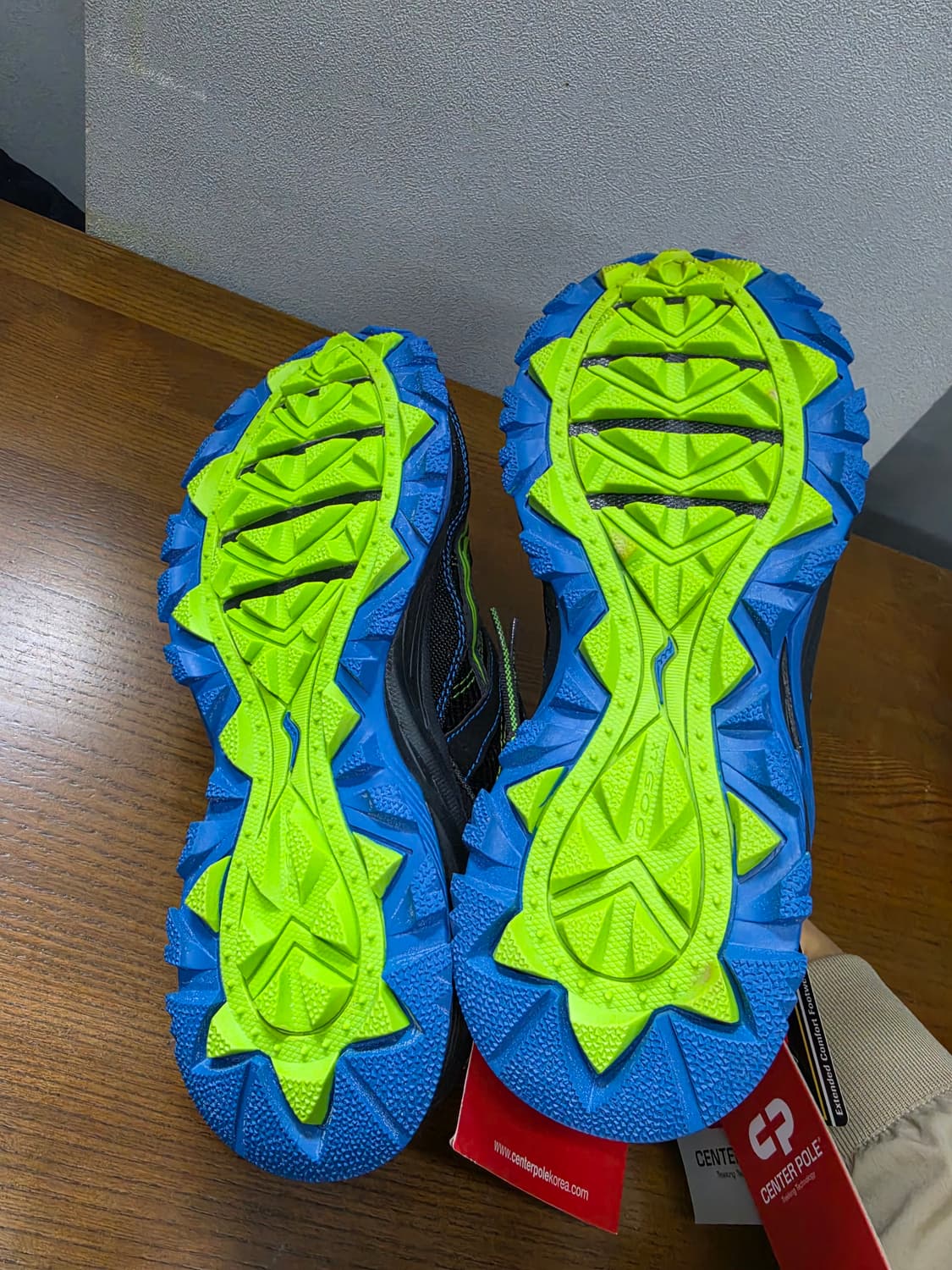 써코니 트레일 트레킹화 고어텍스 상품이미지10