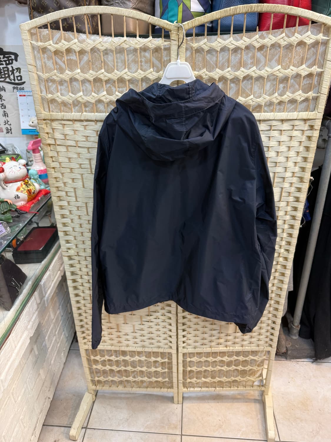 105 정품 프라다 삼각로고 후드바람막이 팝니다 상품이미지10