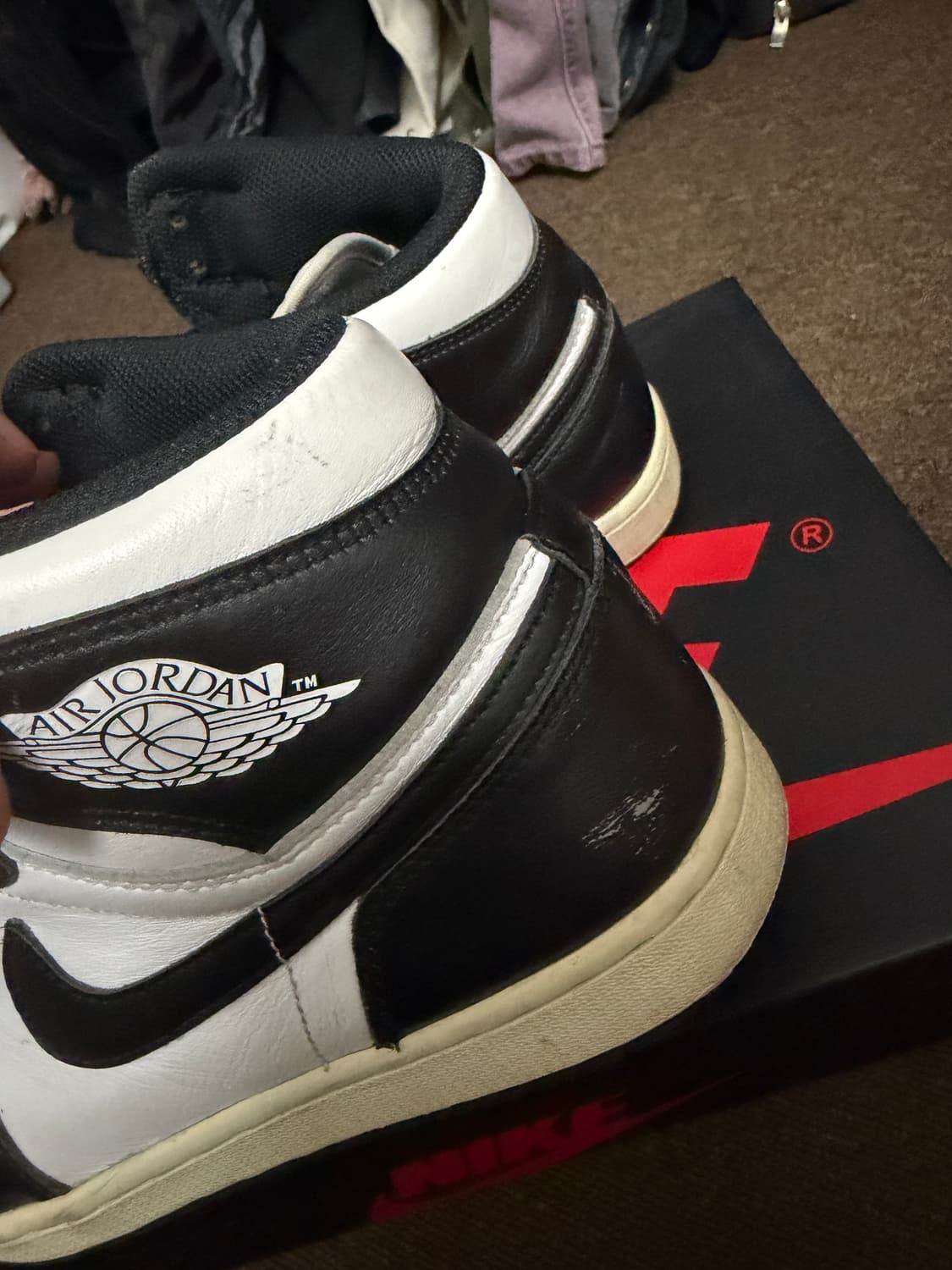 조던1 레트로 하이 OG 블랙 화이트 2014 (범고래) 상품이미지2