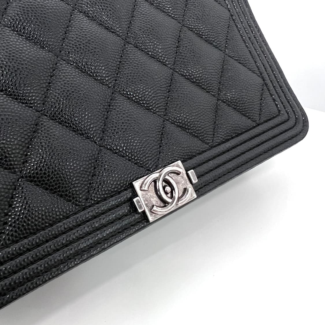 샤넬 캐비어 보이 WOC 크로스백 블랙 (A80287) 상품이미지5