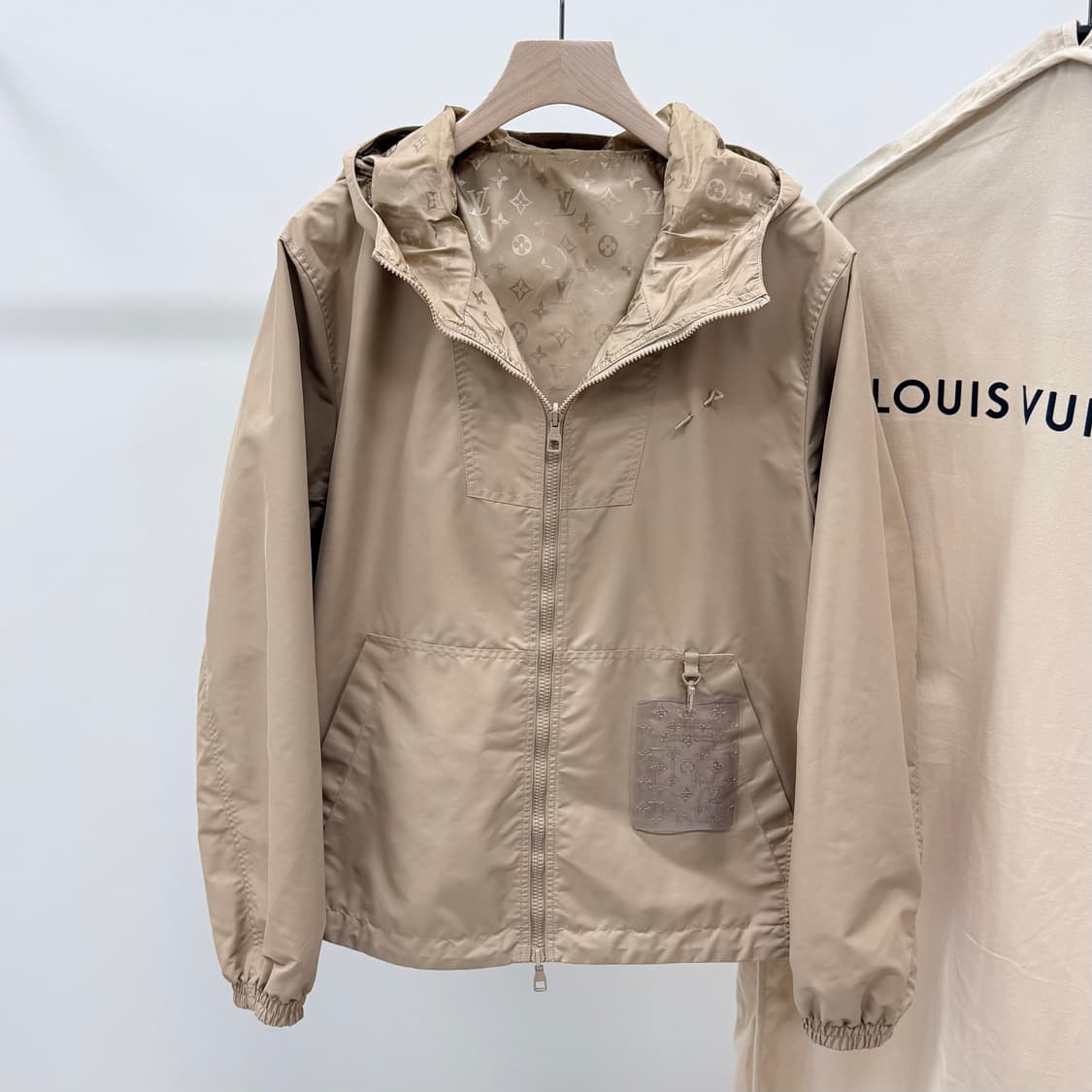 [S+급/52] 루이비통 모노그램 리버서블 바람막이 자켓 풀구성 상품이미지3
