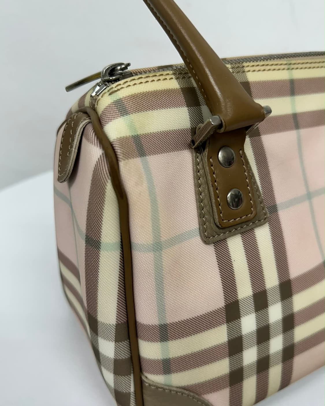 버버리 베이지 핑크 체크 미니 보스톤 토트백 상품이미지9
