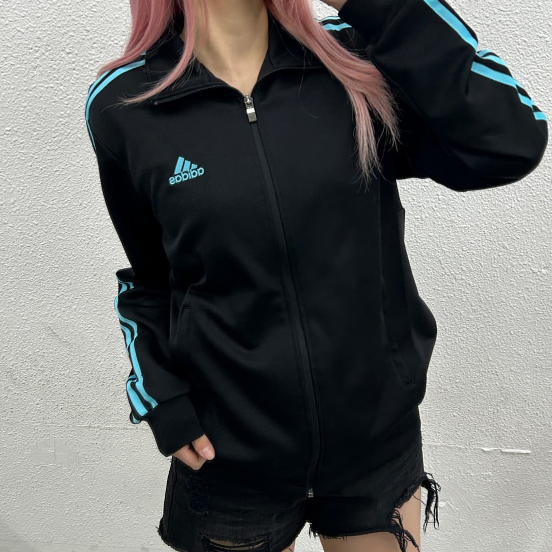 아디다스 에센셜 민트라인 블랙 트랙탑 100 상품이미지1