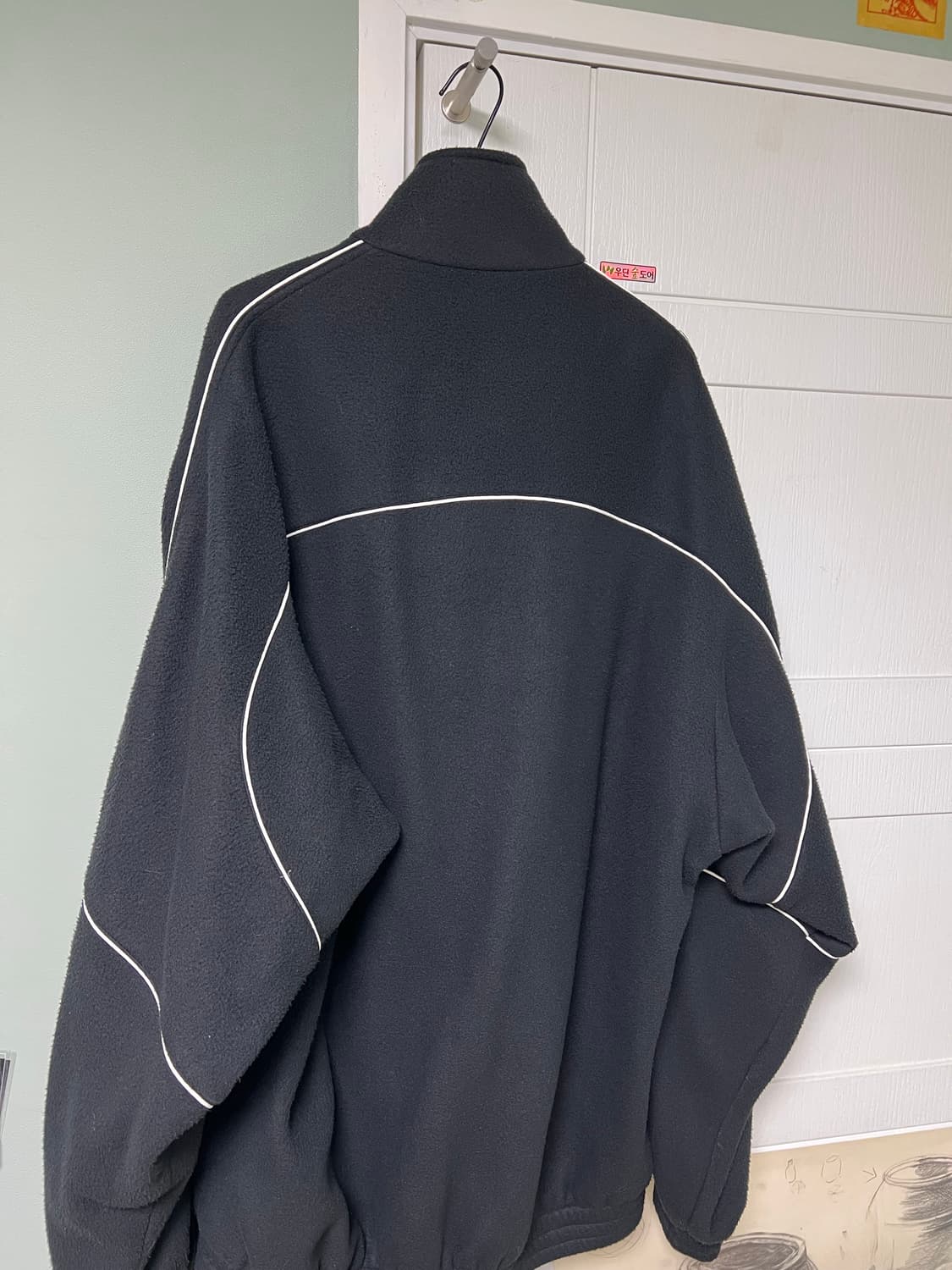 발렌시아가 후리스 검정 상품이미지3