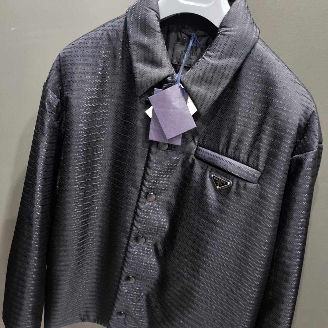 프라다 리나일론 플레이트 로고 패디드 셔츠자켓 상품이미지4