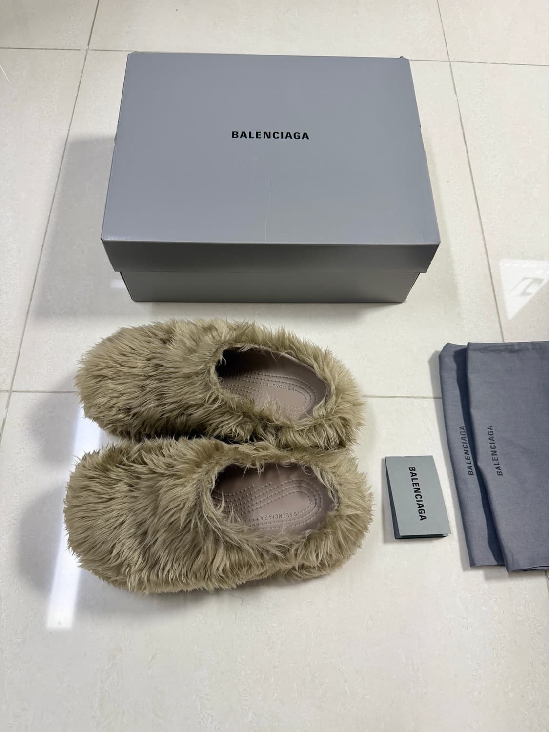 [36] 발렌시아가 퍼 크록스 털실내화 상품이미지2