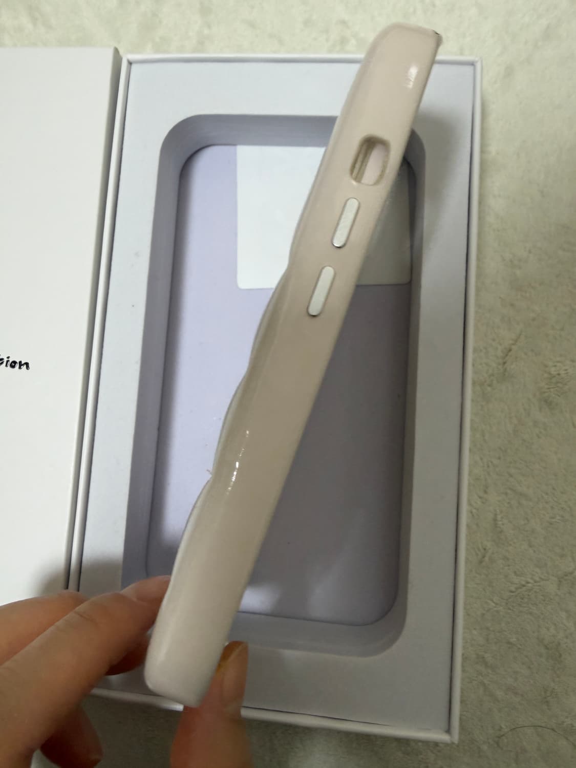 어반소피스티케이션 아이폰 16프로 오트밀 케이스 상품이미지2