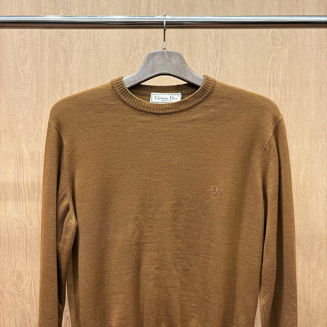 크리스찬 디올 몽쉘 라운드넥 긴팔 울 니트 로고 자수 디테일 브라운 상품이미지4