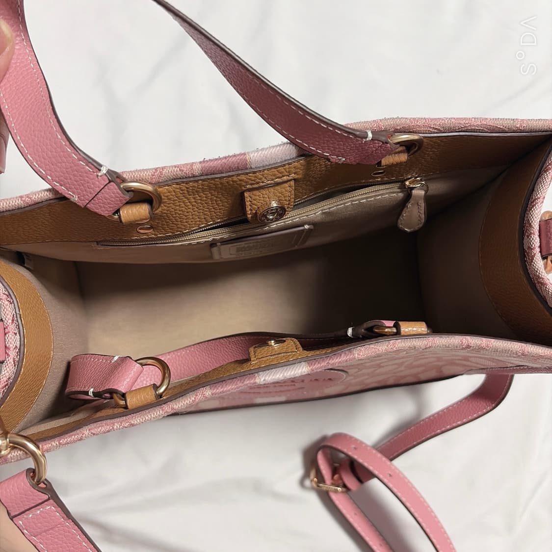 코치 핑크 시그니처 캔버스 토트겸 크로스백 상품이미지7