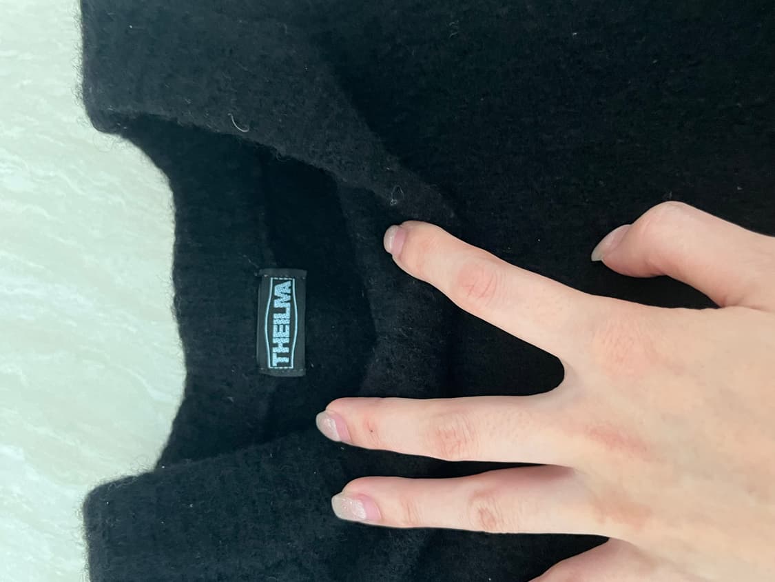 더일마 컷아웃 오프숄더니트 크롭니트 상품이미지2